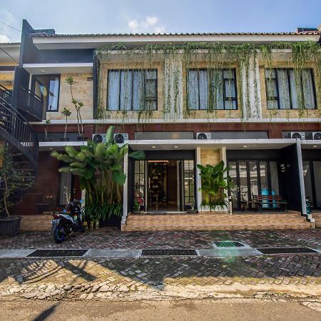 Casa Ts 16 Hotel Malang Exterior photo