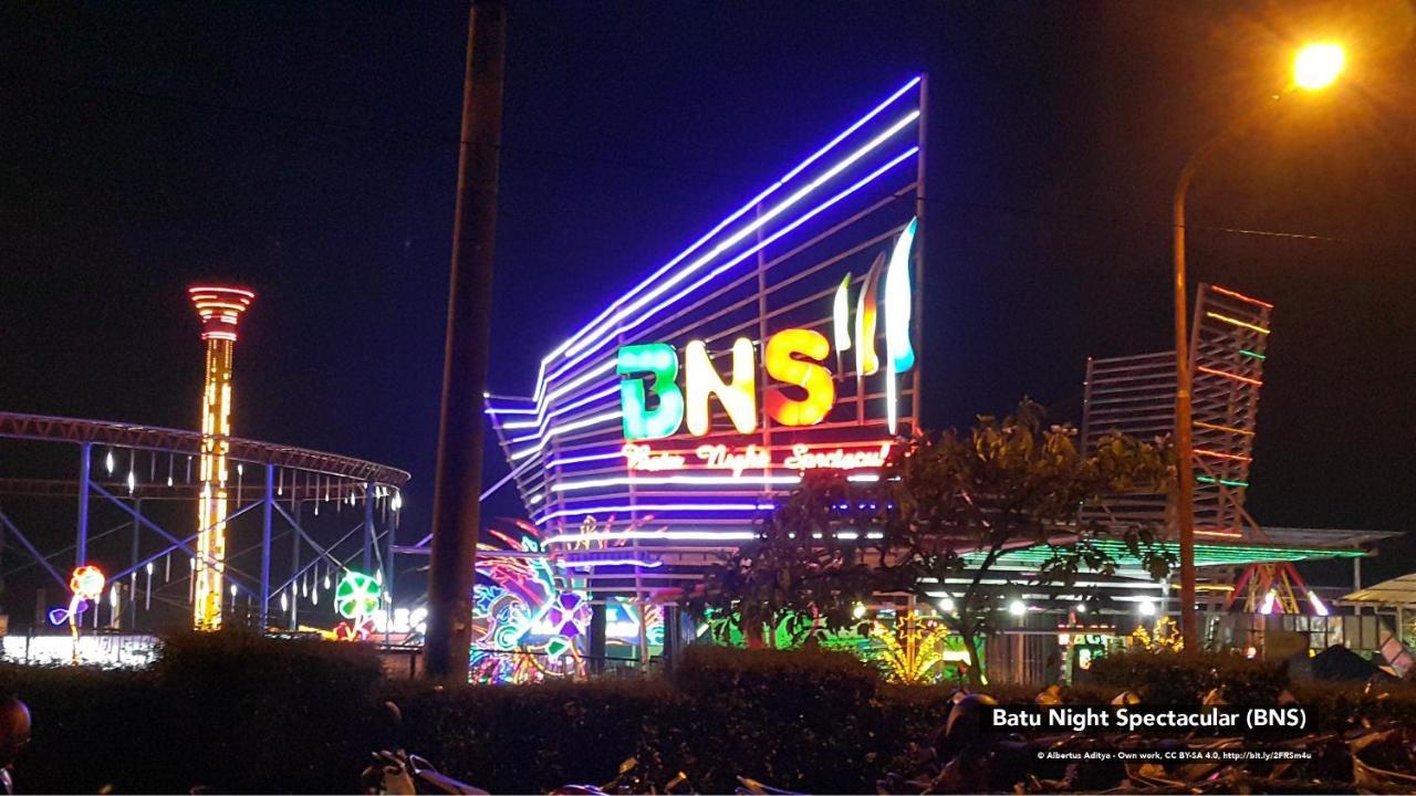 Casa Ts 16 Hotel Malang Exterior photo