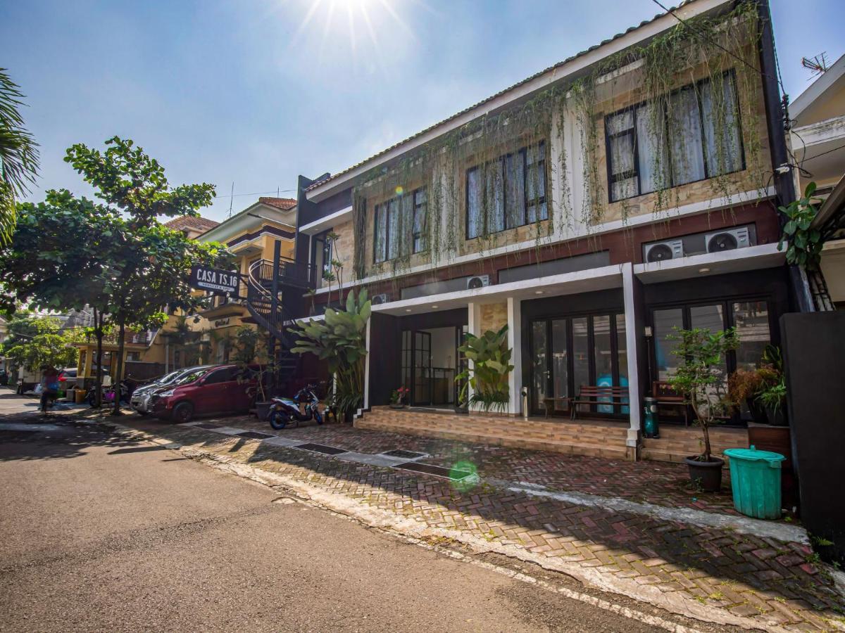Casa Ts 16 Hotel Malang Exterior photo