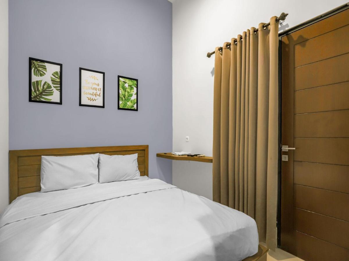 Casa Ts 16 Hotel Malang Exterior photo