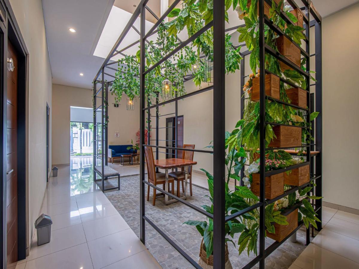 Casa Ts 16 Hotel Malang Exterior photo